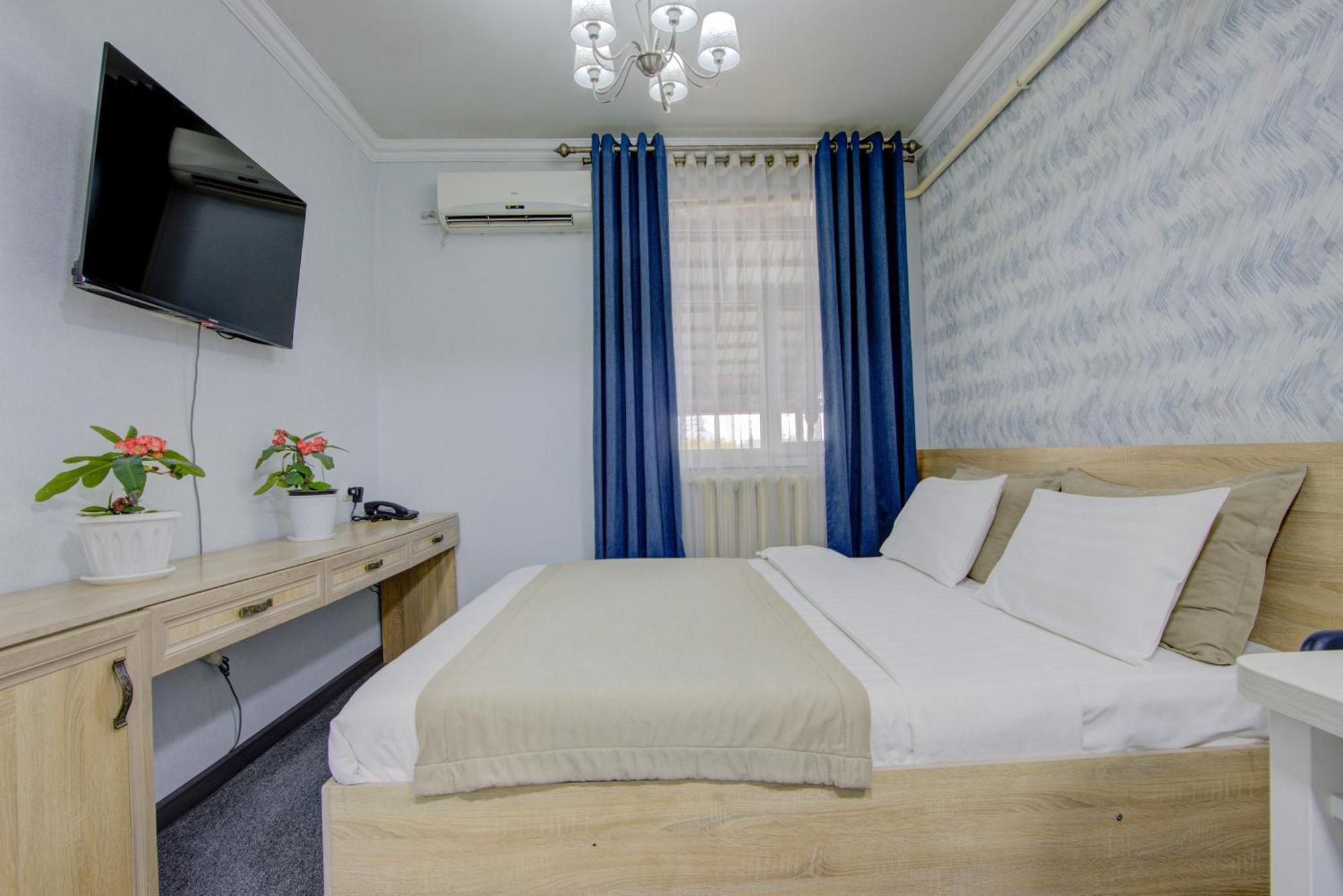 Viva Hotel Bishkek Exterior foto